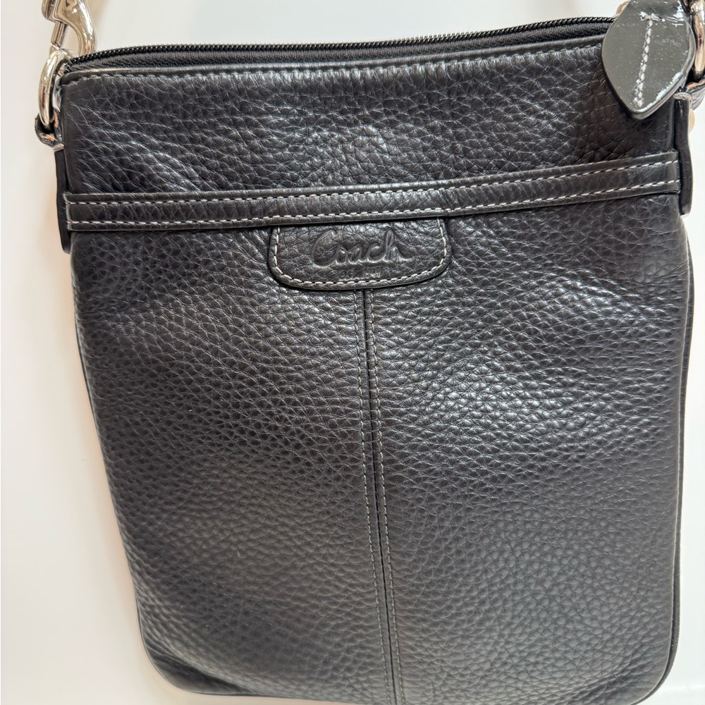 Coach vintage Pebbled Black Leather Shoulder and/or crossbody Bag